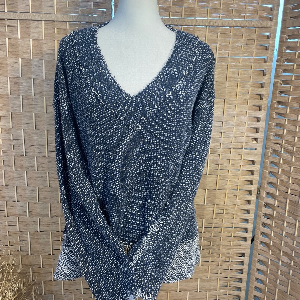 V-Neck Marled Navy Blue & White Women’s Lightweight Sweater Sweatshirt